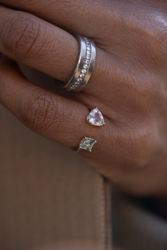 Candy Twin Ring – Offener Ring aus 18 Karat Gelbgold mit Saphir & Aquamarin
