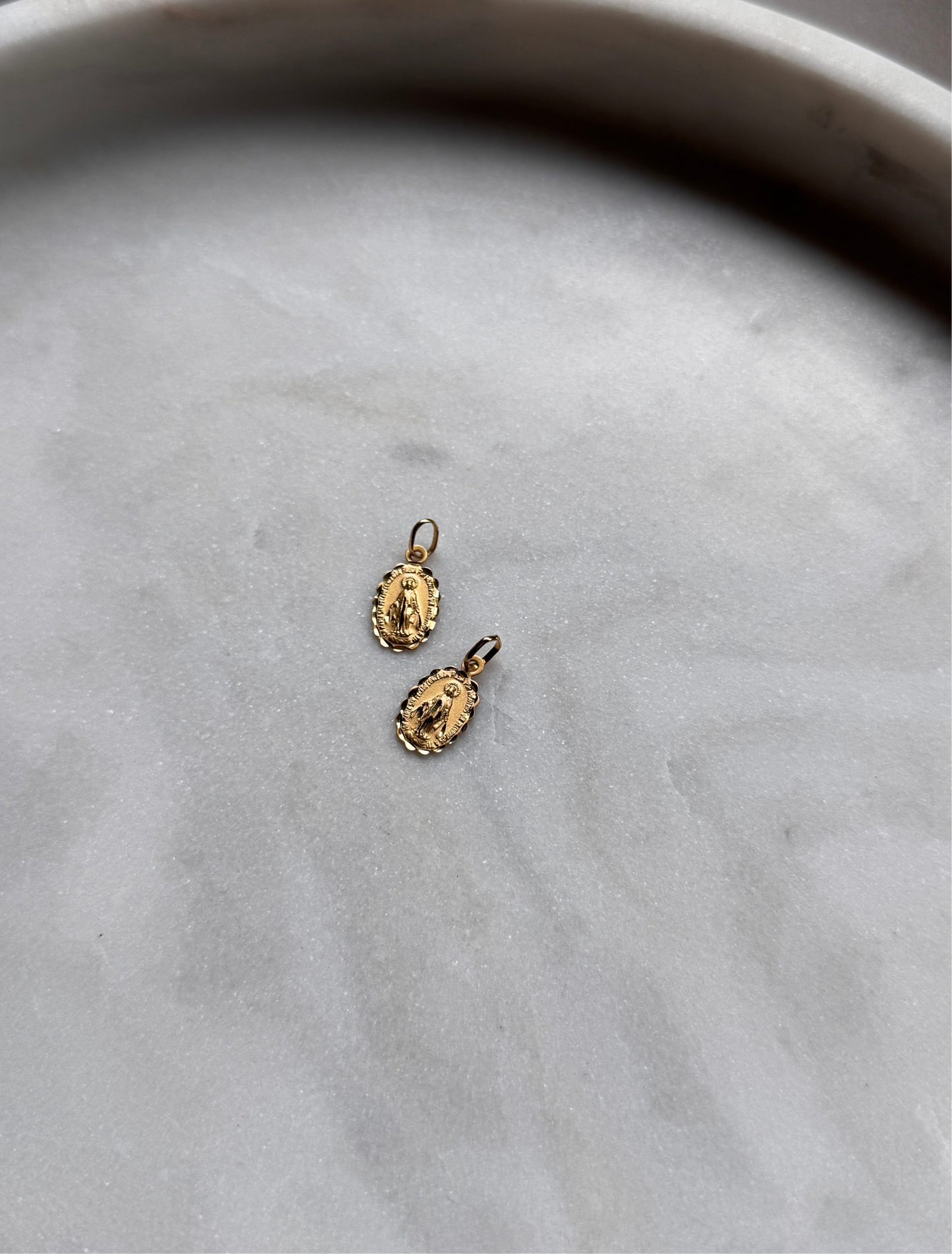 Marienmedaillon Gold